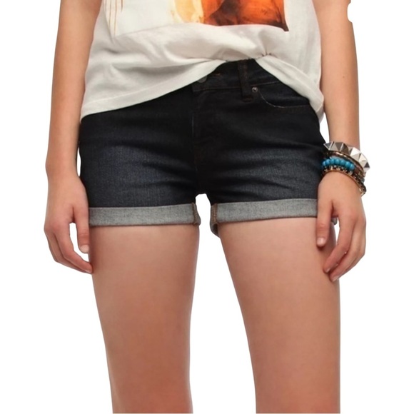 BDG Alexa Mid-Rise 5 Pocket Shortie Cuffed Denim Shorts Urban Outfitters Size 27 - Picture 3 of 14